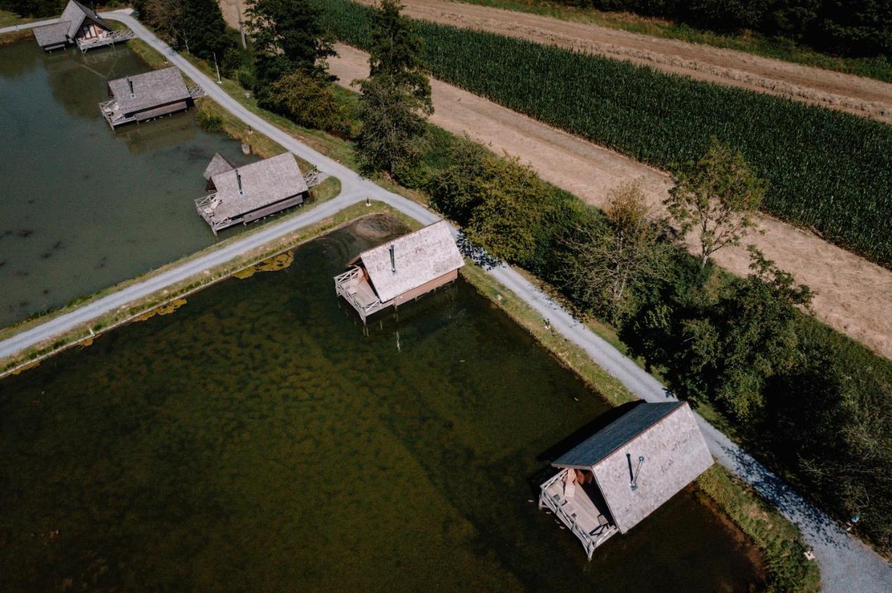 Aqualodge Hotel Insolite Ermeton-sur-Biert Dış mekan fotoğraf