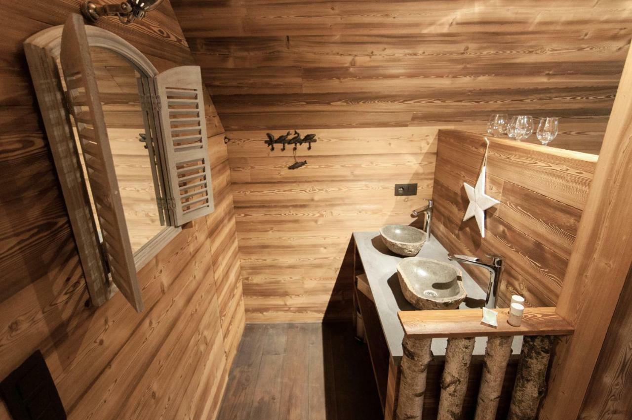 Aqualodge Hotel Insolite Ermeton-sur-Biert Dış mekan fotoğraf